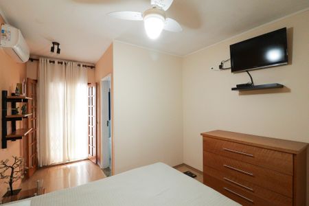 Casa à venda com 140m², 3 quartos e 3 vagasSuíte