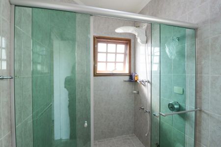 Casa à venda com 140m², 3 quartos e 3 vagasBanheiro da Suíte