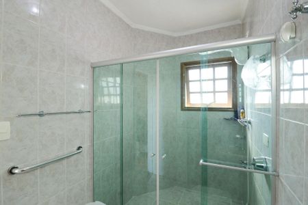 Casa à venda com 140m², 3 quartos e 3 vagasBanheiro da Suíte