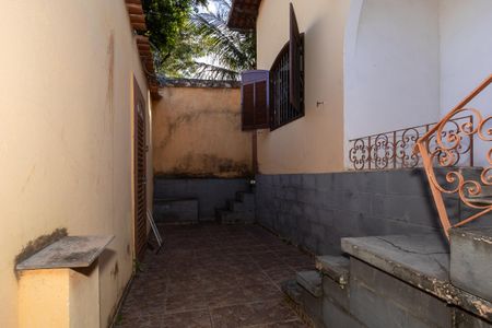 Casa à venda com 101m², 3 quartos e 2 vagas Casa à venda com 101m², 3 quartos e 2 vagasEntrada