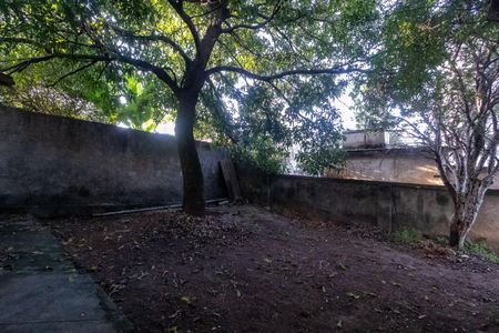 Casa à venda com 101m², 3 quartos e 2 vagas Casa à venda com 101m², 3 quartos e 2 vagasQuintal