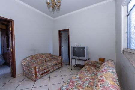 Casa à venda com 101m², 3 quartos e 2 vagas Casa à venda com 101m², 3 quartos e 2 vagasSala