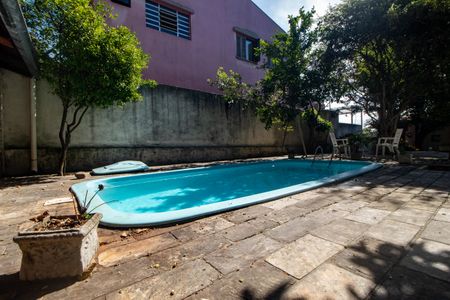 Casa à venda com 451m², 4 quartos e 4 vagasÁrea comum - Piscina