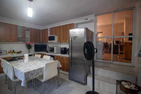 Casa à venda com 451m², 4 quartos e 4 vagasCozinha