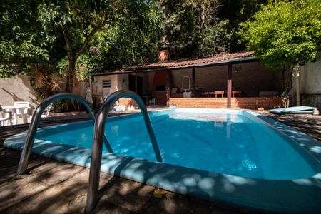 Casa à venda com 451m², 4 quartos e 4 vagasÁrea comum - Piscina