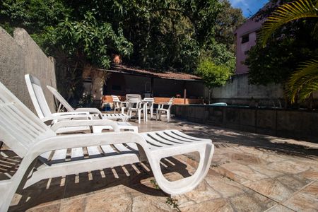 Casa à venda com 451m², 4 quartos e 4 vagasÁrea comum - Piscina