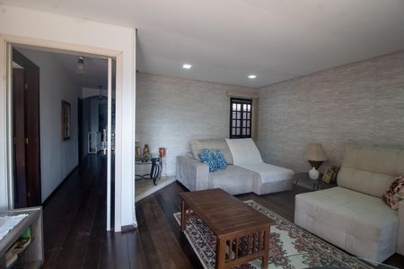 Casa à venda com 451m², 4 quartos e 4 vagasSala