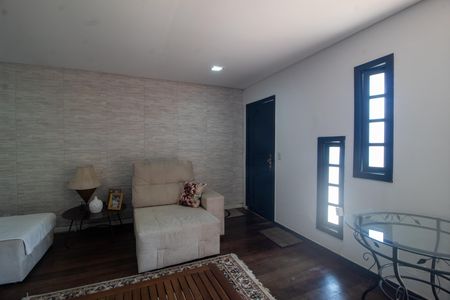 Casa à venda com 451m², 4 quartos e 4 vagasSala