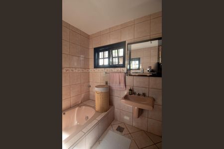 Casa à venda com 451m², 4 quartos e 4 vagasBanheiro Suíte