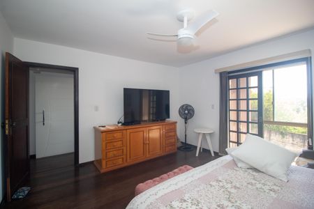 Casa à venda com 451m², 4 quartos e 4 vagasSuite