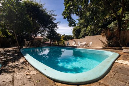 Casa à venda com 451m², 4 quartos e 4 vagasÁrea comum - Piscina