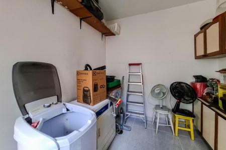 Casa à venda com 155m², 4 quartos e 1 vagaÁrea de Serviço