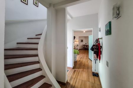 Casa à venda com 155m², 4 quartos e 1 vagaEscada da Sala 