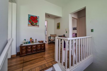 Casa à venda com 155m², 4 quartos e 1 vagaEscada da Sala 