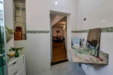 Casa à venda com 155m², 4 quartos e 1 vagaBanheiro 1
