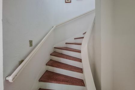 Casa à venda com 155m², 4 quartos e 1 vagaEscada da Sala 