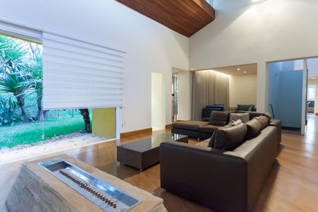 Casa de condomínio à venda com 397m², 4 quartos e 4 vagas Casa de condomínio à venda com 397m², 4 quartos e 4 vagasSala de visitas