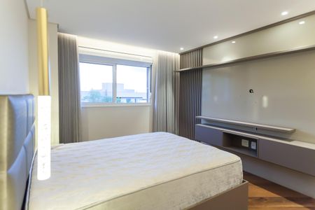 Casa de condomínio à venda com 397m², 4 quartos e 4 vagas Casa de condomínio à venda com 397m², 4 quartos e 4 vagasSuíte master