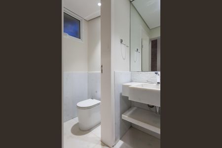 Casa de condomínio à venda com 397m², 4 quartos e 4 vagas Casa de condomínio à venda com 397m², 4 quartos e 4 vagasLavabo