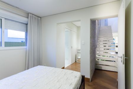 Casa de condomínio à venda com 397m², 4 quartos e 4 vagas Casa de condomínio à venda com 397m², 4 quartos e 4 vagassuite 3