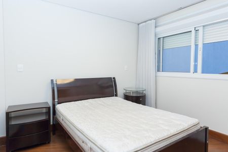 Casa de condomínio à venda com 397m², 4 quartos e 4 vagas Casa de condomínio à venda com 397m², 4 quartos e 4 vagassuite 3