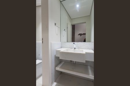 Casa de condomínio à venda com 397m², 4 quartos e 4 vagas Casa de condomínio à venda com 397m², 4 quartos e 4 vagasLavabo