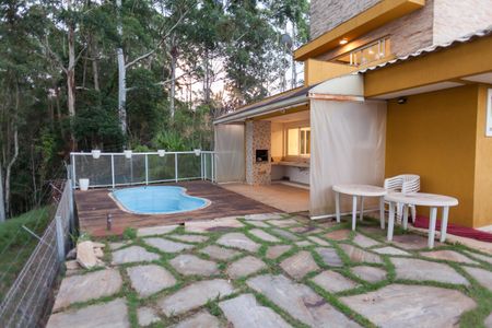 Casa de condomínio à venda com 397m², 4 quartos e 4 vagas Casa de condomínio à venda com 397m², 4 quartos e 4 vagasPiscina