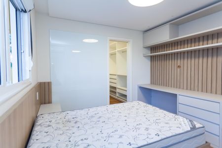 Casa de condomínio à venda com 397m², 4 quartos e 4 vagas Casa de condomínio à venda com 397m², 4 quartos e 4 vagasSuíte 1