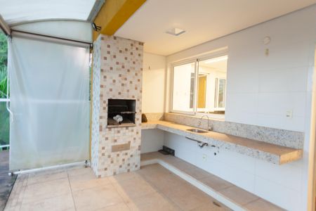 Casa de condomínio à venda com 397m², 4 quartos e 4 vagas Casa de condomínio à venda com 397m², 4 quartos e 4 vagasChurrasqueira