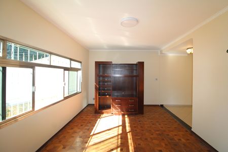 Casa à venda com 163m², 3 quartos e 5 vagasSala