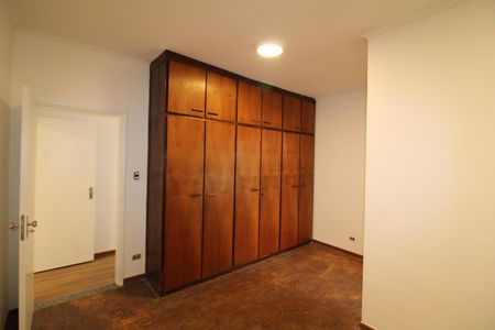 Casa à venda com 163m², 3 quartos e 5 vagasSuíte