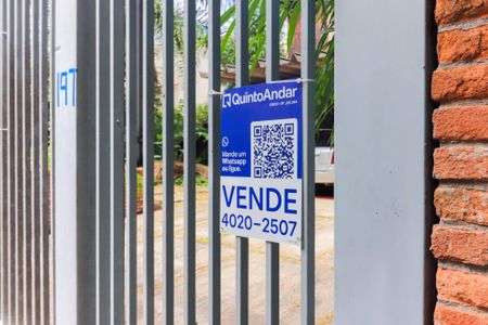 Casa à venda com 324m², 8 quartos e 4 vagasPlaca