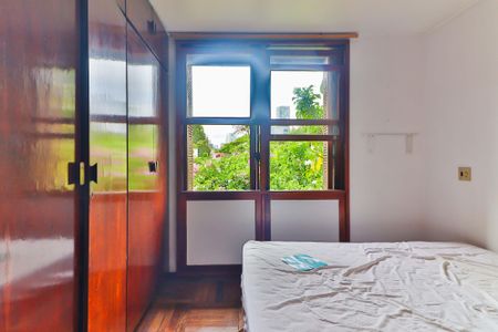 Casa à venda com 324m², 8 quartos e 4 vagasQuarto 3