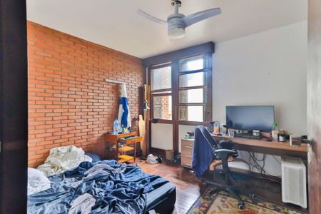 Casa à venda com 324m², 8 quartos e 4 vagasQuarto 2