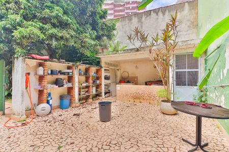 Casa à venda com 324m², 8 quartos e 4 vagasJardim / Quintal