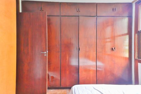 Casa à venda com 324m², 8 quartos e 4 vagasQuarto 3