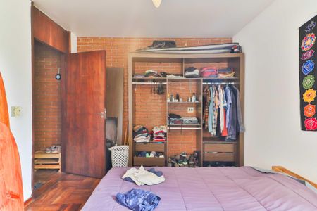 Casa à venda com 324m², 8 quartos e 4 vagasQuarto 1