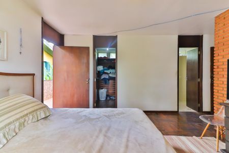 Casa à venda com 324m², 8 quartos e 4 vagasSuíte 1