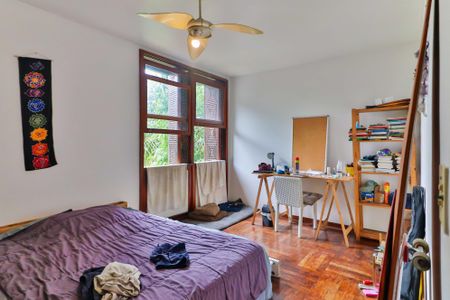 Casa à venda com 324m², 8 quartos e 4 vagasQuarto 1