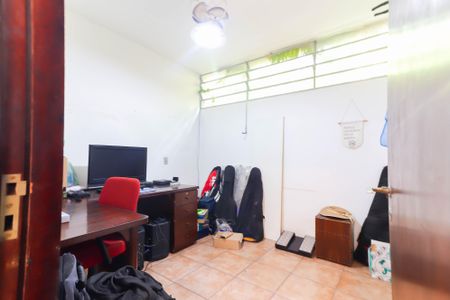 Casa à venda com 324m², 8 quartos e 4 vagasEscritório