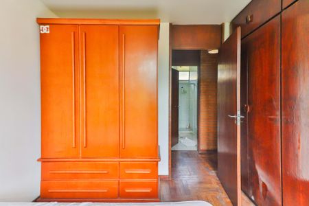 Casa à venda com 324m², 8 quartos e 4 vagasQuarto 3