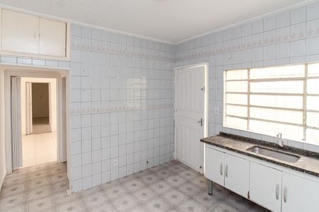 Casa à venda com 250m², 4 quartos e 2 vagas Casa à venda com 250m², 4 quartos e 2 vagasCozinha