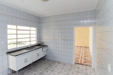 Casa à venda com 250m², 4 quartos e 2 vagas Casa à venda com 250m², 4 quartos e 2 vagasCozinha