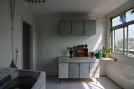 Apartamento à venda com 185m², 3 quartos e 1 vagaÁrea de Serviço