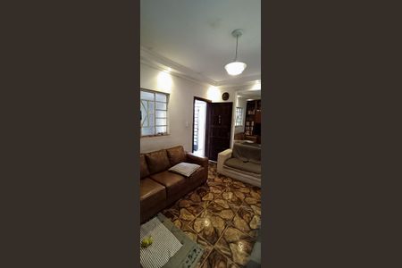 Casa à venda com 208m², 4 quartos e 4 vagas Casa à venda com 208m², 4 quartos e 4 vagasSala