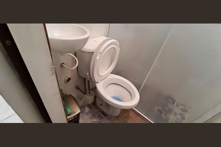 Casa à venda com 208m², 4 quartos e 4 vagas Casa à venda com 208m², 4 quartos e 4 vagasBanheiro da Suíte