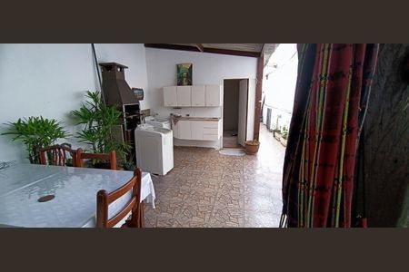 Casa à venda com 208m², 4 quartos e 4 vagas Casa à venda com 208m², 4 quartos e 4 vagasEspaço Gourmet