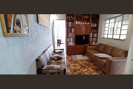 Casa à venda com 208m², 4 quartos e 4 vagas Casa à venda com 208m², 4 quartos e 4 vagasSala