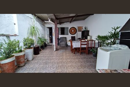 Casa à venda com 208m², 4 quartos e 4 vagas Casa à venda com 208m², 4 quartos e 4 vagasEspaço Gourmet