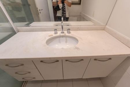 Apartamento à venda com 90m², 2 quartos e 2 vagasBanheiro